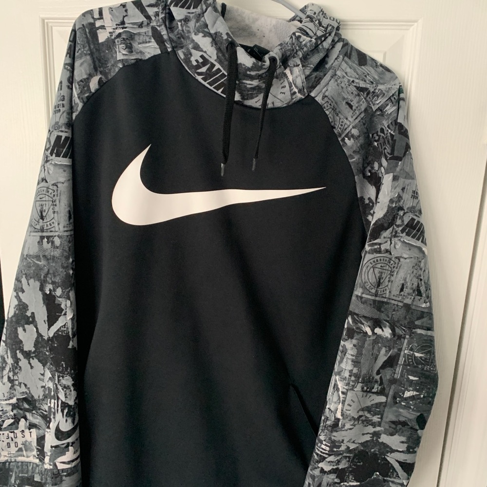 Nike Mens Hoodie. XXL